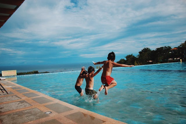 Le camping moderne à La Rochelle avec piscine chauffée et activités pour toute la famille